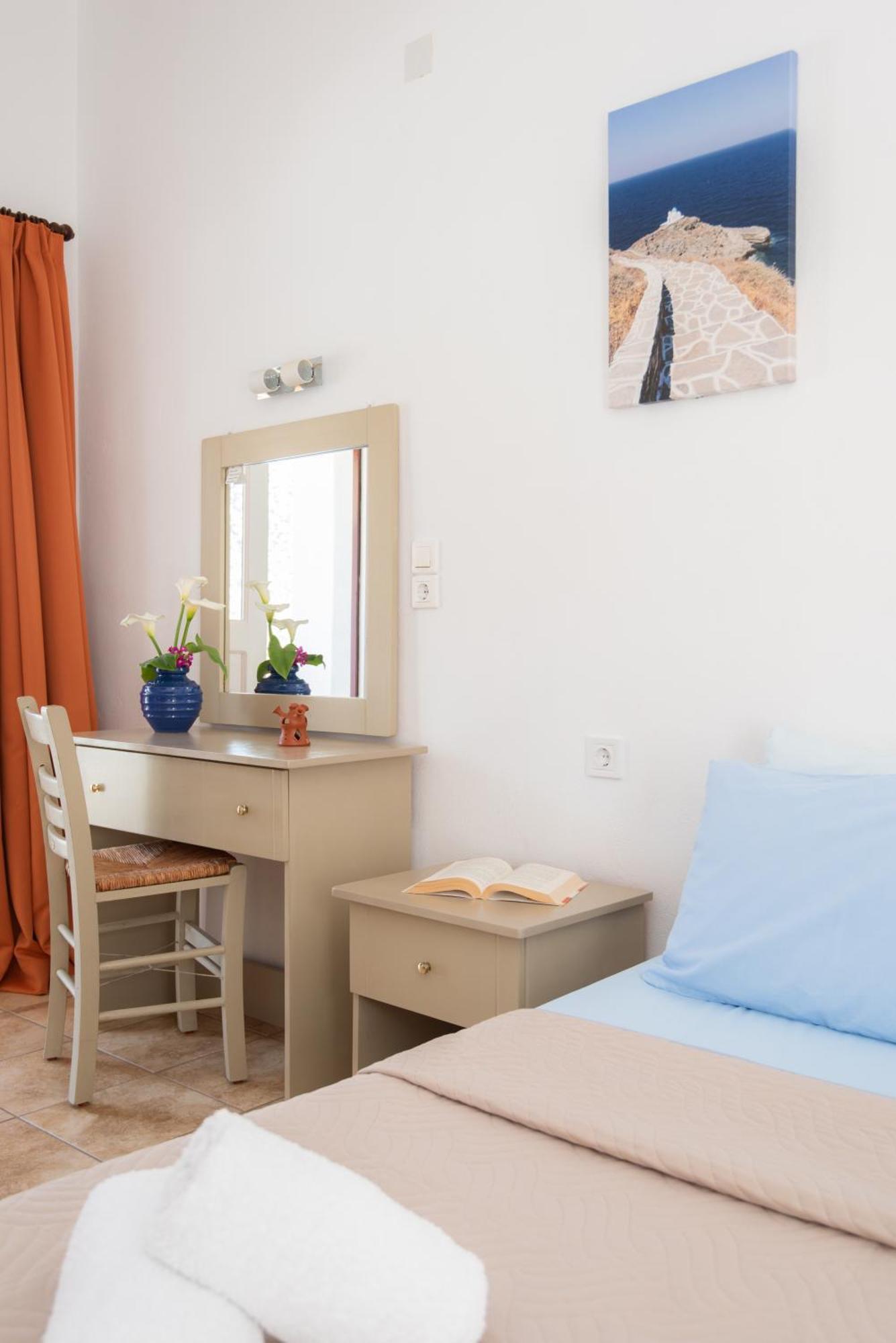 Simeon Rooms & Apartments Kamares  Exterior photo
